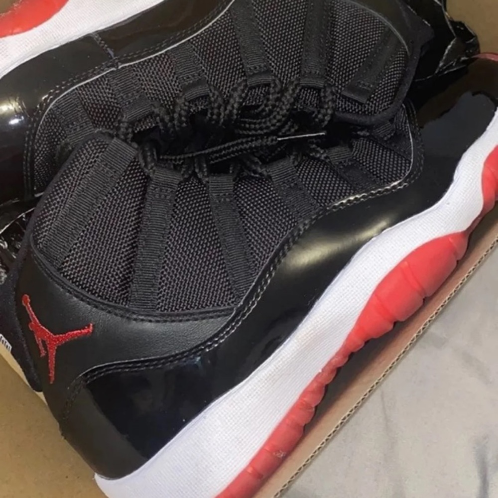 - Retro bred 11